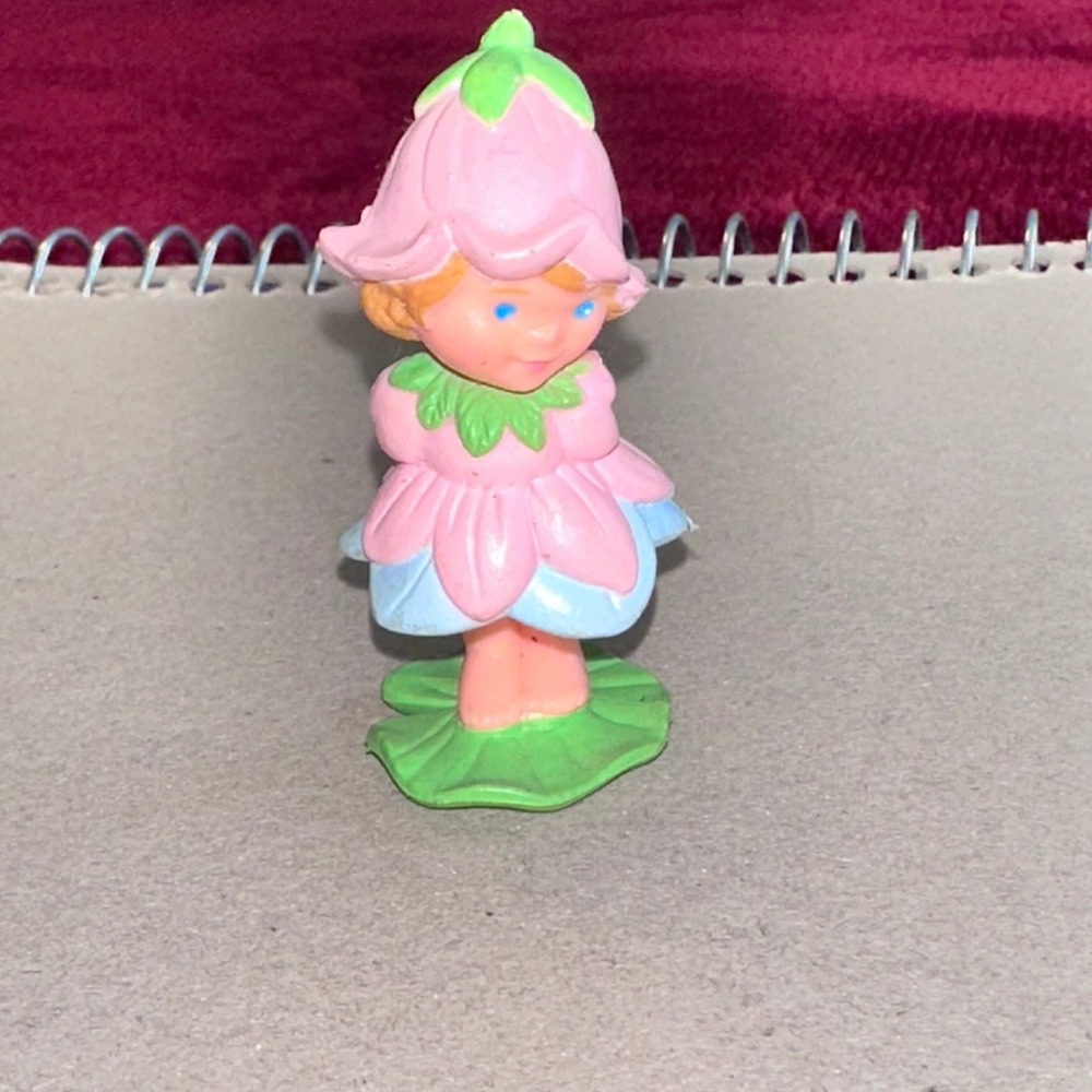 Vintage Avon Small Wonder Pink Flower Girl Miniature Figurine 2 Inch